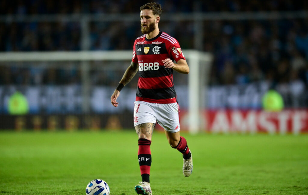 Ο Ολυμπιακός εξετάζει τον Λέο Περέιρα της Φλαμένγκο