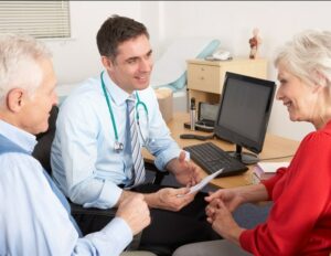 Μελέτη αποκαλύπτει κενά στην ενημέρωση και παρακολούθηση μετά τον τοκετό