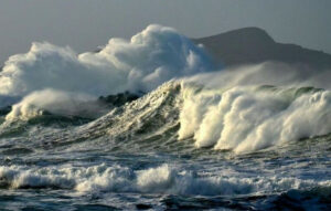 Καιρός: Θυελλώδεις άνεμοι και τσουχτερό κρύο την Κυριακή