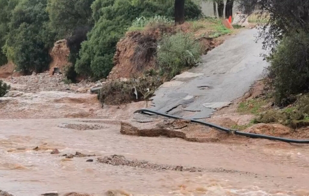 Σοβαρές ζημιές στη Μάνδρα από την κακοκαιρία «Byron»