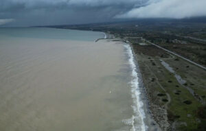 Η κακοκαιρία Byron άλλαξε χρώμα στον Θερμαϊκό Κόλπο