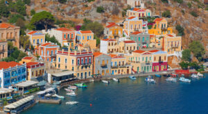 Αθώωση του δημάρχου Σύμης για τις αναθέσεις στην Καλή Στράτα