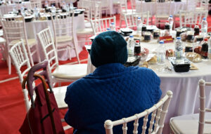 Ο Δήμος Αθηναίων προσέφερε γιορτινά γεύματα σε άστεγους και ευάλωτους πολίτες