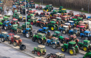 Κλιμακώνονται οι κινητοποιήσεις των αγροτών παρά τον διάλογο της κυβέρνησης