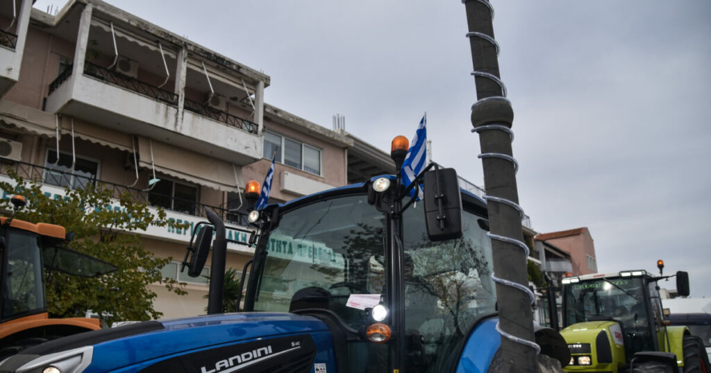 Σκληραίνει τη στάση της η κυβέρνηση μετά την άρνηση των αγροτών για διάλογο