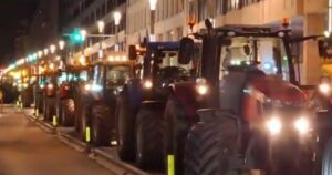 Βρυξέλλες: Αγρότες αποκλείουν τη λεωφόρο μπροστά από την Κομισιόν