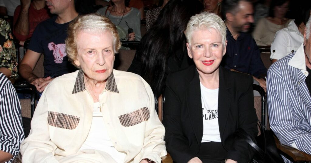 Κηδεία Σύλβας Ακρίτα: Δευτέρα στο Α’ Νεκροταφείο Αθηνών