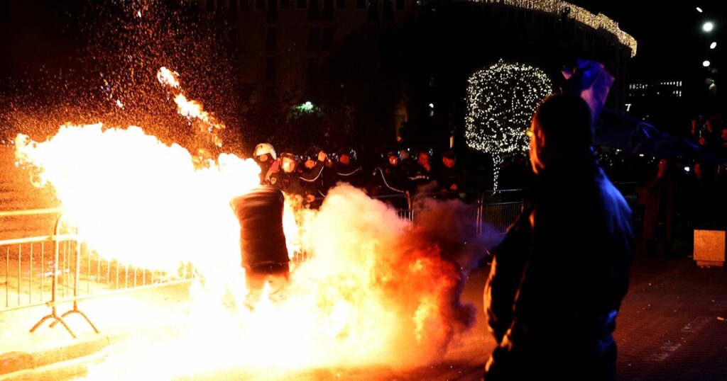 Αλβανία: Επεισόδια σε διαδήλωση κατά της κυβέρνησης στα Τίρανα