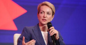 Σφοδρή αντιπαράθεση Σδούκου και ΠΑΣΟΚ για την κυβέρνηση