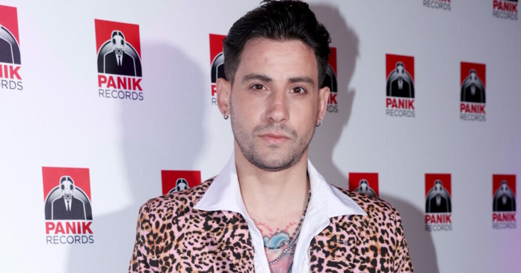 Ο Αναστάσιος Ράμμος γιορτάζει την κυκλοφορία του album «Δέκα»