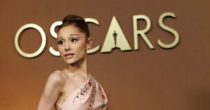 Αριάνα Γκράντε και Τζόναθαν Μπέιλι σε συζητήσεις για το μιούζικαλ «Sunday in the Park With George»