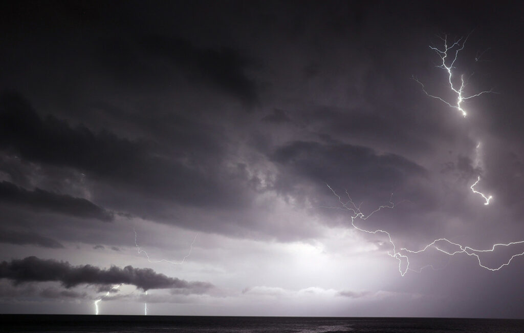 Κακοκαιρία «Byron»: Νέα καταιγίδα πλήττει την Αττική