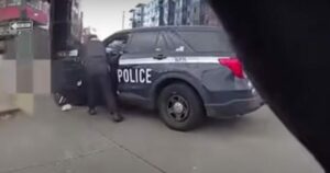 Σιάτλ: Αστυνομικοί εξουδετέρωσαν ένοπλο που απειλούσε πολίτες