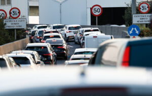 Καθυστερήσεις άνω των 30 λεπτών στην Αττική Οδό – Η κατάσταση στους δρόμους