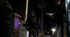 ΗΠΑ: Ανθρωποκυνηγητό για τον δράστη του μακελειού στο πανεπιστήμιο Μπράουν