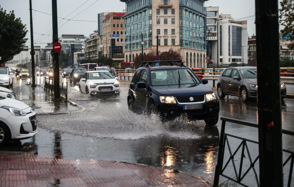 Κυκλοφοριακό κομφούζιο στην Αττική λόγω κακοκαιρίας
