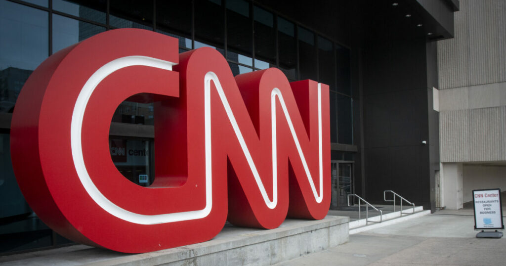 Ο Τραμπ απαιτεί αλλαγές στο CNN: Σφοδρός ανταγωνισμός μεταξύ Netflix και Paramount