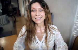 Απεβίωσε η τραγουδίστρια Κλαούντια Ντελμέρ μετά από γενναία μάχη με τον καρκίνο