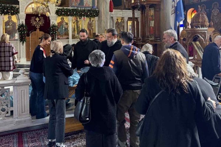 Διανομή Δεμάτων Αγάπης από την Ιερά Μητρόπολη Ν. Ιωνίας