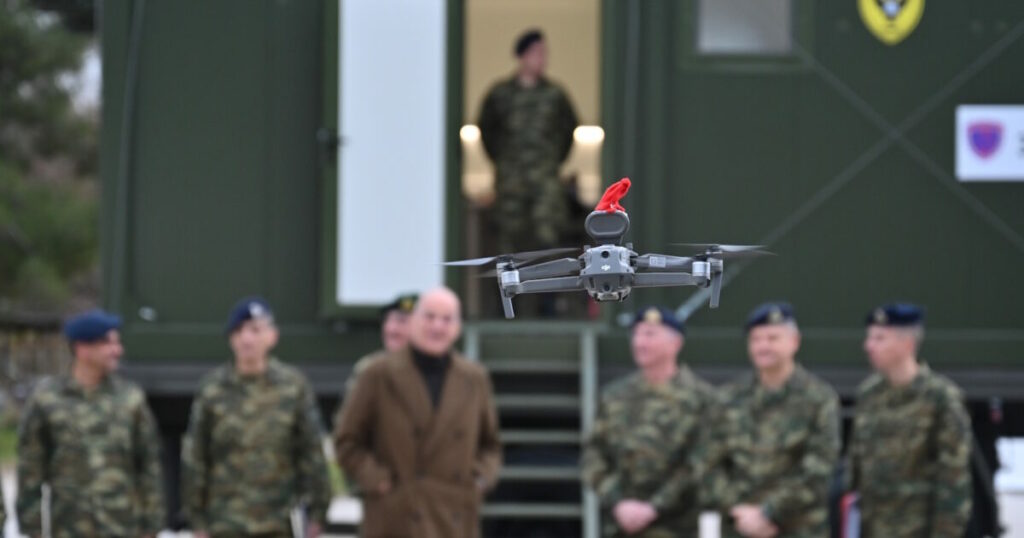 Δεύτερη μονάδα παραγωγής drones στην Ξάνθη: 1.000 το μήνα, λέει ο Δένδιας