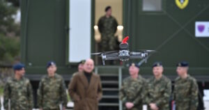 Δεύτερη μονάδα παραγωγής drones στην Ξάνθη: 1.000 το μήνα, λέει ο Δένδιας