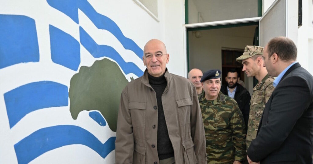Δένδιας: Η Ελλάδα υπερασπίζεται την κυριαρχία της και δεν απειλεί κανέναν