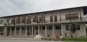 Μηνύσεις από αντιδήμαρχο Βόλου κατά δημοσιογράφων για χαστούκι