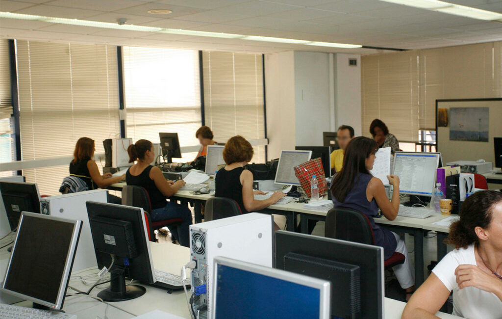 ΥΠΕΣ: Απουσία δημοσίων υπαλλήλων λόγω κακοκαιρίας την Παρασκευή