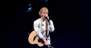 Ο Εντ Σίραν πόζαρε χωρίς μπλούζα στο Men’s Health UK μετά την απώλεια 30 κιλών