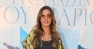 Η Έλενα Παπαρίζου επέστρεψε από το νοσοκομείο και επιστρέφει στο The Voice