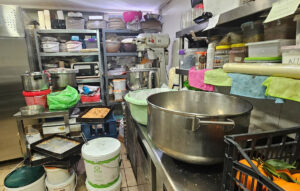 Κατασχέθηκαν 12 τόνοι ακατάλληλων προϊόντων στην Αττική