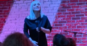 Ελεωνόρα Ζουγανέλη: Πάρτι με Rainbow Mermaids και τροχαία εμπλοκή