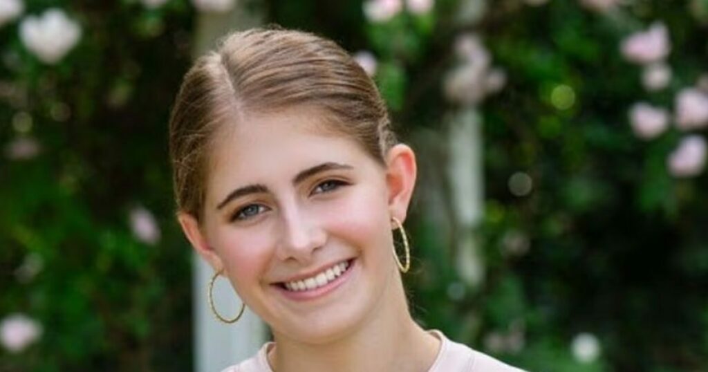 Έλα Κουκ: Φοιτήτρια και αντιπρόεδρος του Ρεπουμπλικανικού Συλλόγου, το ένα από τα θύματα στο Πανεπιστήμιο Μπράουν