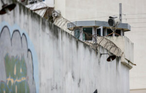 Επιχείρηση της αστυνομίας στις φυλακές Κορυδαλλού – Κατασχέθηκαν κινητά τηλέφωνα