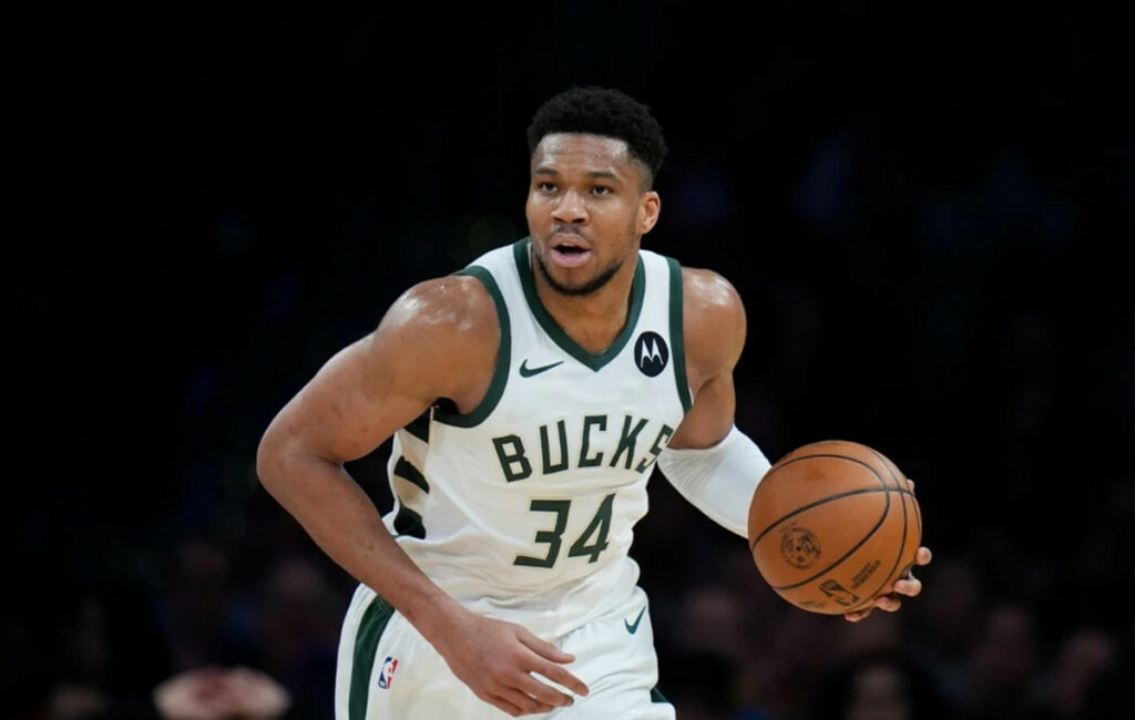 Εντυπωσιακή νίκη για τους Μπακς με ηγέτη τον Αντετοκούνμπο