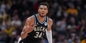 Γιάννης Αντετοκούνμπο: Το απίθανο buzzer που έκρινε το παιχνίδι