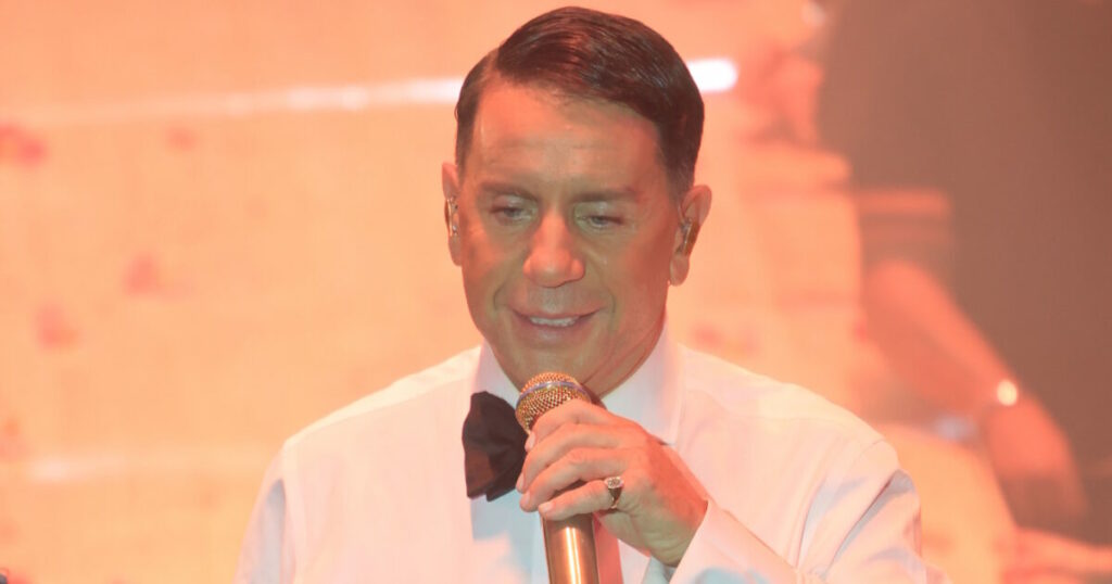 Γιώργος Μαζωνάκης: Άτακτο παιδί με φλερτ προς όλα τα φύλα, λέει ο Μίλτος Καρατζάς