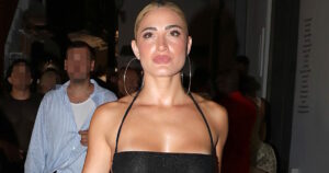 Η Ιωάννα Τούνη προσφέρει παιχνίδια του Πάρη σε ίδρυμα