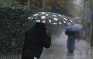 Βροχές και πτώση της θερμοκρασίας – Η πρόβλεψη Κολυδά για τις γιορτές