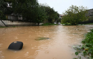 Κακοκαιρία «Byron»: Πλημμύρες και κλειστοί δρόμοι στην Αττική