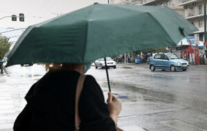 Άστατος καιρός με βροχές και πτώση θερμοκρασίας