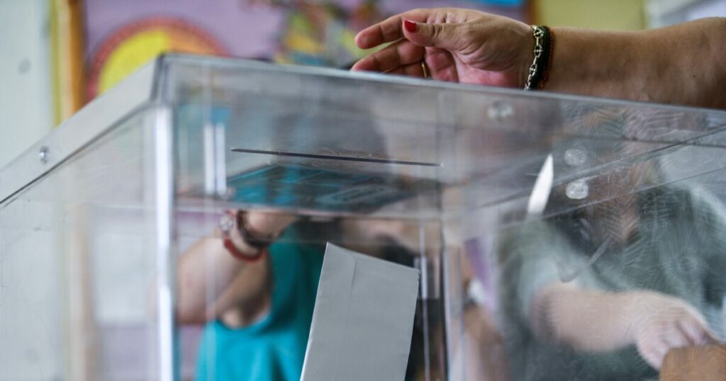 Δημοσκόπηση MRB: Σημαντική διαφορά της ΝΔ από το ΠΑΣΟΚ