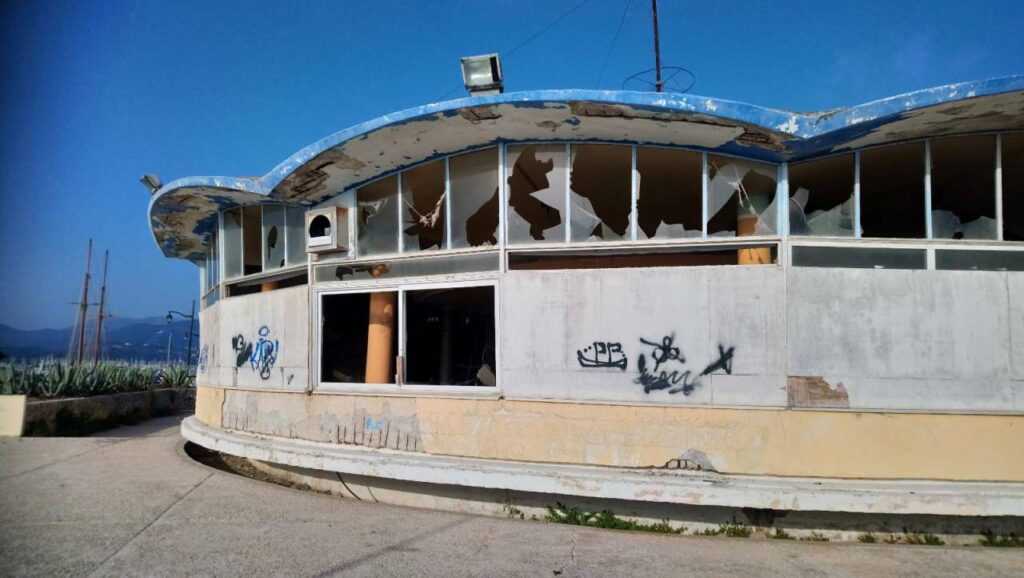 Κατάληψη Δημαρχείου στη Λευκάδα κατά της ιδιωτικοποίησης