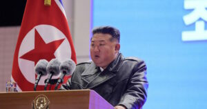 Βόρεια Κορέα: Θλίψη για τον θάνατο του Ρώσου πρέσβη από τον Κιμ