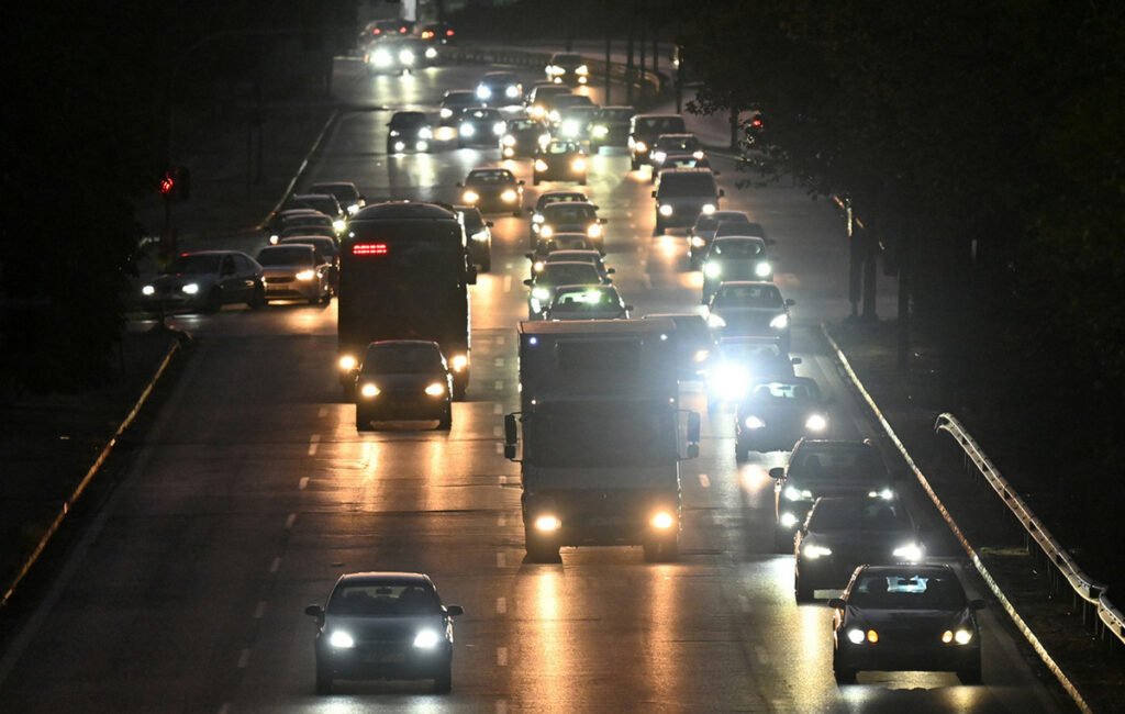 Κίνηση στους δρόμους: Μποτιλιάρισμα στο κέντρο και στην Αττική Οδό