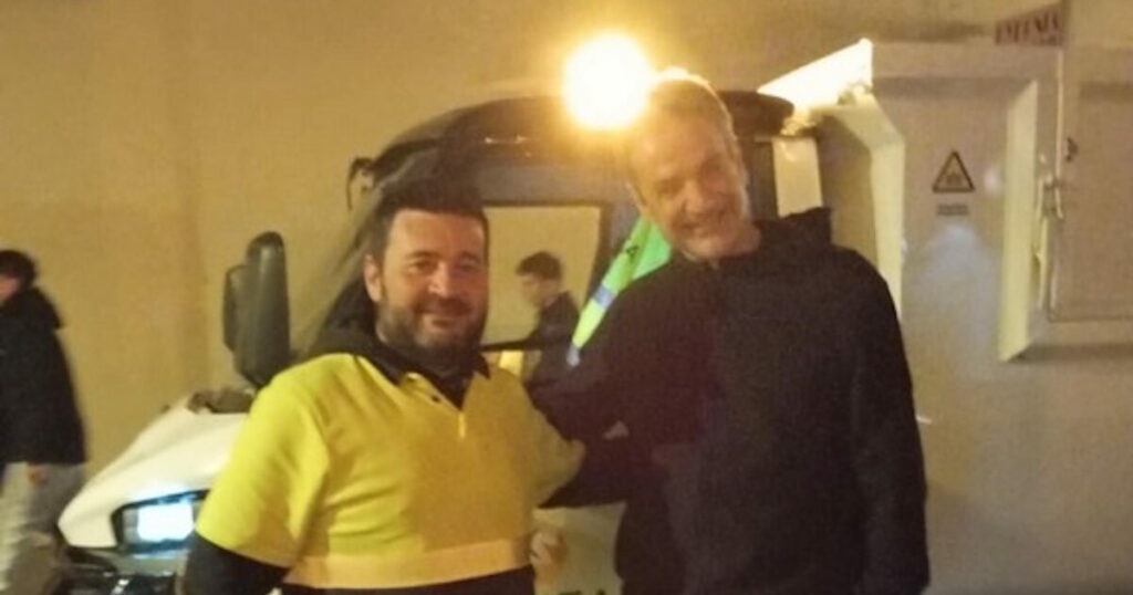 Ο Κυριάκος Μητσοτάκης απολαμβάνει βόλτα στα Χανιά