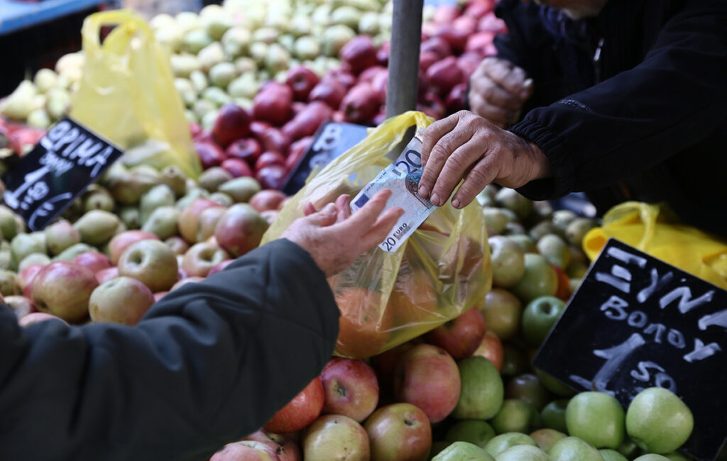 Εορταστικό ωράριο λειτουργίας για τις λαϊκές αγορές