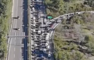 Συνεχίζονται τα προβλήματα στην επιστροφή των εκδρομέων