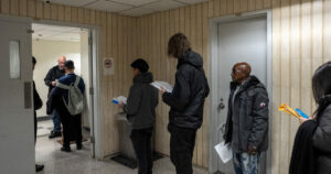 Θάνατοι μεταναστών στα κέντρα κράτησης του Τραμπ - 30 νεκροί το 2025