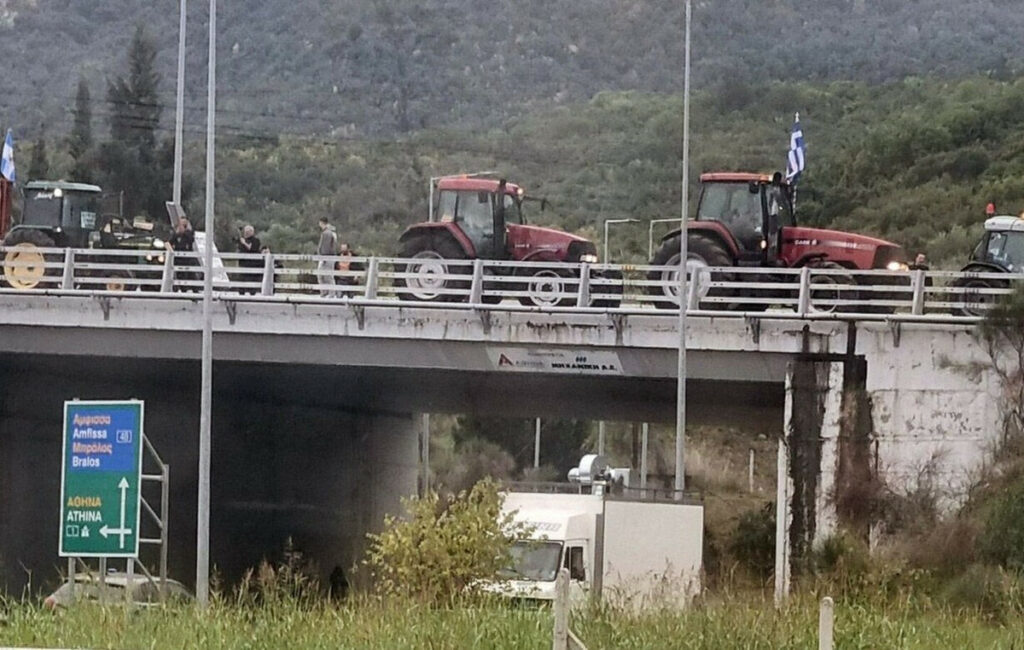 Αγρότες κλείνουν τον κόμβο του Μπράλου – Διακοπή κυκλοφορίας στην Εγνατία